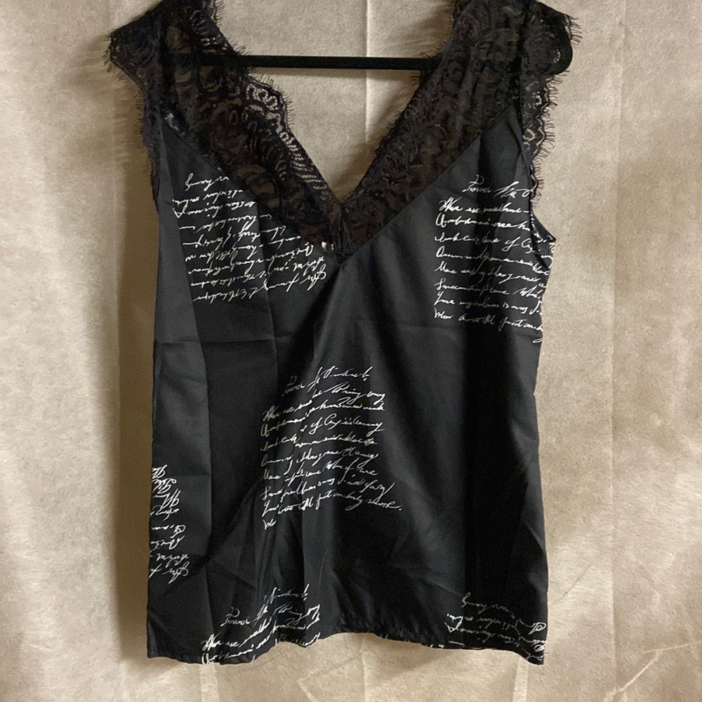 Woman’s top size large